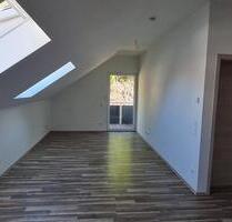 Gehobene 2-Zi-Wohnung,Dachgeschoss,Tiefenbach (Östringen), Balkon