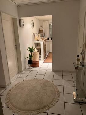 Foto - Helle, kernsanierte 3,5-Zimmer-Wohnung mit Balkon in ruhiger Lage