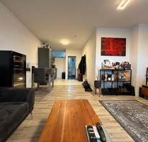 Zentrale, lichtdurchflutete Altbauwohnung mit moderner Küche - Bochum Eppendorf