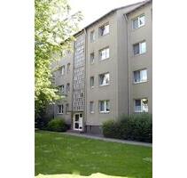 Gemütliche 2-Zimmer-Etagenwohnung in Duisburg – Tageslichtbad mit Badewanne