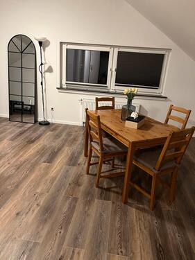 Foto - Kernsanierte 2-Zimmer-Dachgeschosswohnung