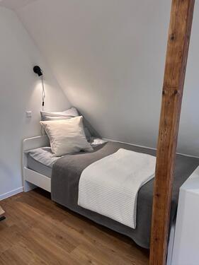 Foto - 2 Zimmer Dachgeschoßwohnung zur Miete in Stuttgart