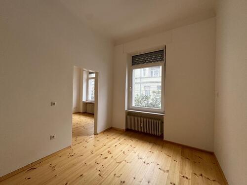 Foto - 1-2 P Wohnung Altbau vollsaniert Holzdielenboden 595 kalt