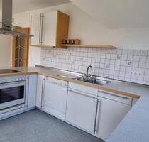 Wohnung im 1. OG v. Zweifamilienhaus mit EBK, Balkon und Garage - Melsungen