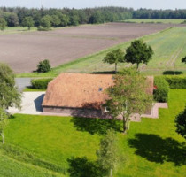 Kernsanierter Resthof mit Nebenflächen, Landzukauf möglich - Esens