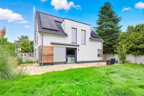 Foto - Möbliert- **KFW 40+ Energieeffizienzhaus mit traumhafter Südlage**