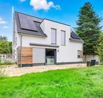Möbliert- **KFW 40+ Energieeffizienzhaus mit traumhafter Südlage** - Berlin Tempelhof-Schöneberg