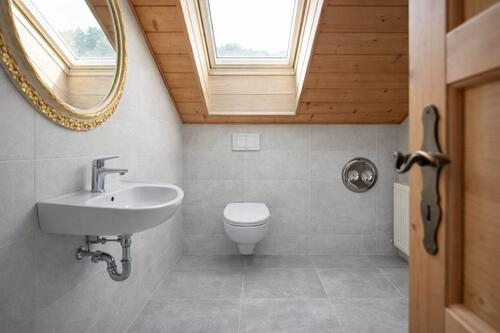 Foto - 2- Zimmer DG- Wohnung zu vermieten