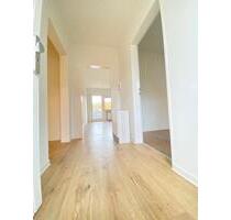 *** ERSTBEZUG NACH SANIERUNG *** Sehr helles Single-Apartment im EG mit Balkon *** - Sundern (Sauerland)