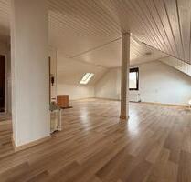Helle 1-Zimmer-Dachgeschosswohnung mit separater Küche - Bietigheim-Bissingen