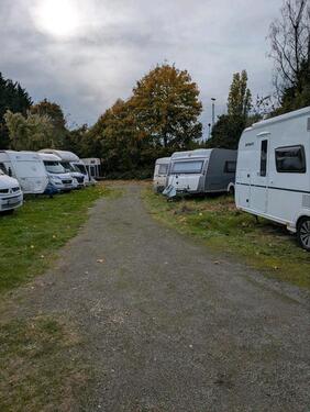 Foto - Stellplatz für Wohnwagen Anhänger