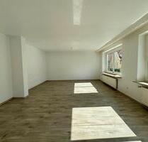 Helle 4 bis 5-Zimmer Wohnung mit Balkon in Nienburg (Weser)