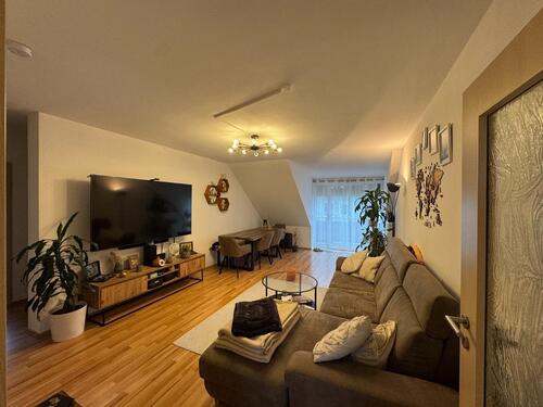 Foto - Helle 3-Zimmer Dachgeschosswohnung mit Balkon und EBK