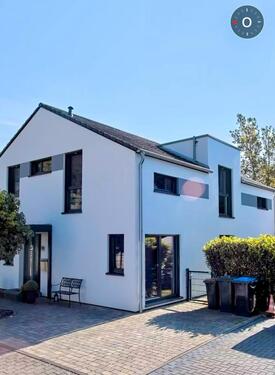 Foto - Monreal: Großzügiges Haus im Grünen