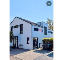 Monreal: Großzügiges Haus im Grünen - Ettringen