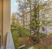 Helle 2-Zimmer-Wohnung mit großem Balkon und direktem Spreeblick - Berlin Friedrichshain-Kreuzberg