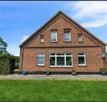 Mehrfamilienhaus mit 4 Wohneinheiten + Bauland - Jade