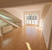 Helle 2-Zimmer Dachgeschoss Wohnung am Stadtplatz in Eggenfelden