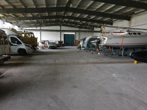 Foto - Stellplatz Caravan Camper Boot Wohnwagen Anhänger Auto Wohnmobil