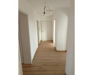 ERSTBEZUG nach Generalsanierung 4-Zimmerwohnung im 1.OG mit 93qm - Bad Königshofen im Grabfeld