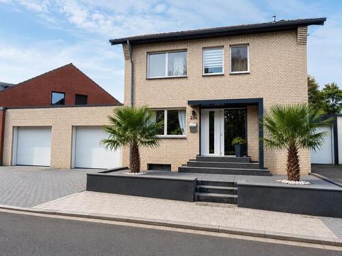 Foto - Individuelles Ein-Zwei Familienhaus