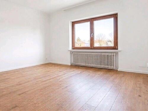 Foto - 5-Zimmer-Wohnung mit Balkon und Garage – Sofort verfügbar!