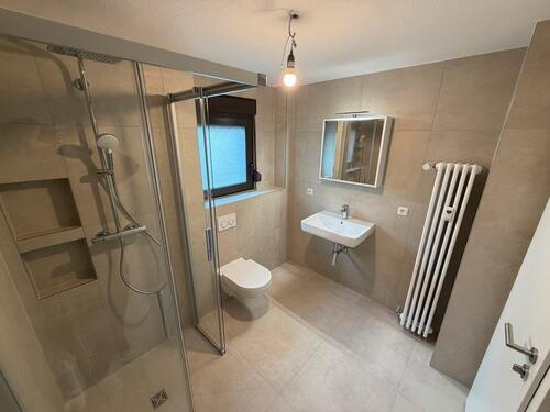 Foto - Neu renovierte 2-Zimmer Wohnung (62 m²) mit neuem Bad & moderne K