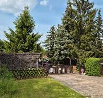 Zuhause mit 4 ZimmernKellerGartenhausPoolgroßem grünen Grund. - Aken (Elbe)