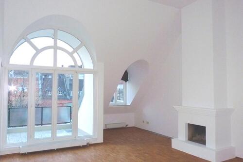 Foto - CARLSTADT, EXKLUSIVE 2 ZI.-WHG., AUFZUG, EBK, GÄSTE-WC, DUSCHBAD, KAMIN, EINBAUSCHRÄNKE + LOGGIA !