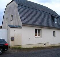 Haus140m und1 Halle 600m²zu verkaufen120000 euro in Wiederstedt - Arnstein