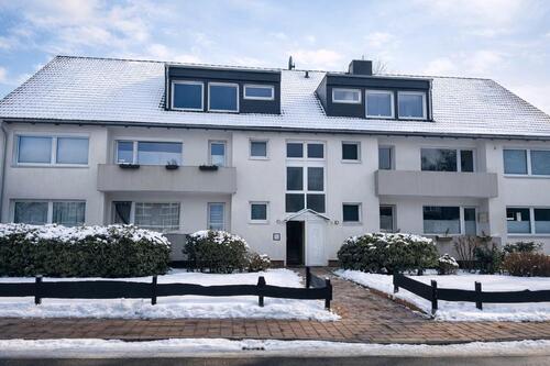 Foto - Gepflegte 3-Zimmer-Wohnung mit Balkon & Garage 