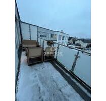 ***2 Zi.-Dachgeschosswohnung mit Einbauküche und Balkon!*** - Teublitz