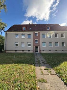 Foto - Einziehen & genießen: Stilvoll renovierte 2,5-Zimmer-Wohnung mit viel Platz zum Kochen