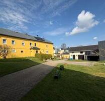 Wohnhaus + Einliegerwohnung – 195 m² Wohnfl., 3.706 m² Grundstück - Remptendorf