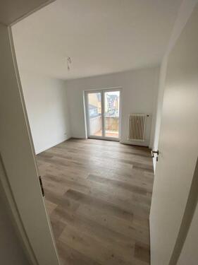 Foto - 3-Zimmer-Wohnung, 83 m², Balkon ab sofort bezugsfrei, L-139