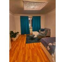 Möbliertes ZIMMER zur Untermiete (keine Paare!) - München Bogenhausen Möbliertes ZIMMER zur Untermiete (keine Paare!) - München Bogenhausen