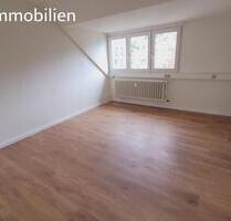 Helles WG-Zimmer 14,5 m2, in großer DG-Wohnung - im Zentrum von Lörrach - Frei ab 1.5.26
