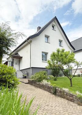 Foto - Gepflegtes Einfamilienhaus mit Wohlfühlgarten in ruhiger Wohnlage