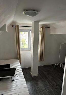 Foto - Charmante 2-Zimmer Dachgeschosswohnung in Stuttgart-Degerloch