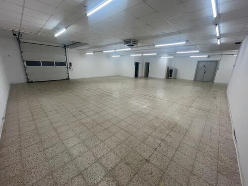 Foto - Gewerbe Immobilie Lagerhalle Büro Kfz Aufbereitung Einzelhandel