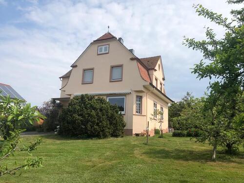 Foto - Attraktive 3-Zimmer-Wohnung im 1. OG einer stilvollen Villa
