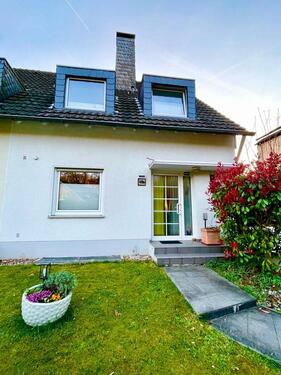 Foto - Gepflegte Doppelhaushälfte am Waldrand mit großem Garten