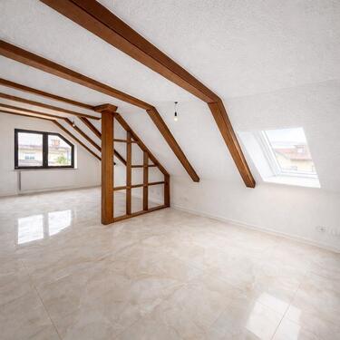 Foto - Helle 3,5 Zimmer-Dachgeschoss-Wohnung mit Balkon in top Lage