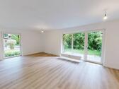 Foto - Einziehen und Wohlfühlen: Sanierte 4-Zimmer-Wohnung mit TERRASSE in ruhiger Lage