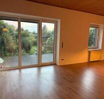 Großzügige 3 Zimmer Wohnung Garten Terrasse EG neu renoviert - Lindhorst