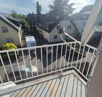 Charmante Dachgeschosswohnung mit Balkon und Einbauküche - Mannheim Almenhof