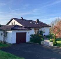Gepflegtes Einfamilienwohnhaus mit großem Grundstück - Lautertal