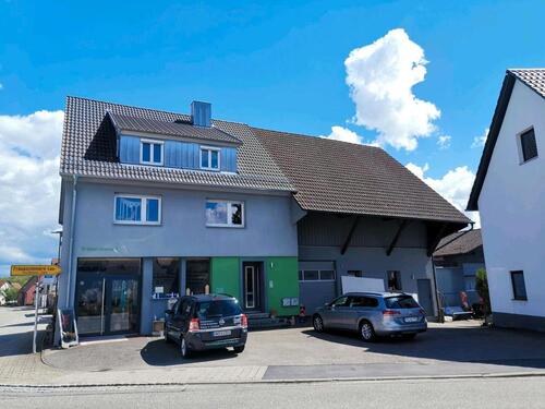 Foto - Saniertes Raumwunder: Haus mit Halle, Laden & PV