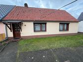 Foto - Einfamilienhaus mit viel Grundfläche Nebengelass und Garage