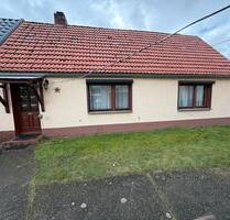 Einfamilienhaus mit viel Grundfläche Nebengelass und Garage - Schönhausen (Elbe)
